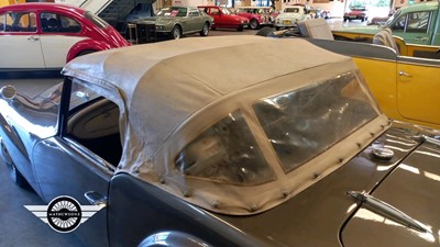 Lot 33 - 1961 DAIMLER SP 250