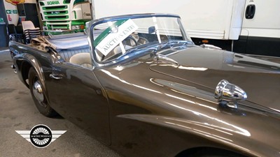 Lot 33 - 1961 DAIMLER SP 250