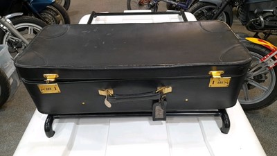 Lot 735 - VEHICLE LEATHER CASE L 30" W 13" H 8"