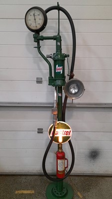 Lot 435 - CASTROL PUMP LIGHT