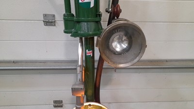 Lot 435 - CASTROL PUMP LIGHT