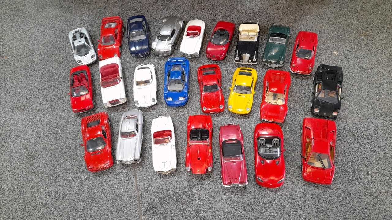 Lot 785 - BOX OF 1-18 SCALE MODEL CARS