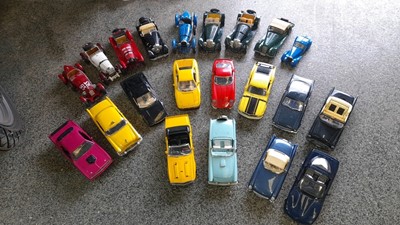 Lot 787 - BOX OF 1-16 SCALE MODEL CARS