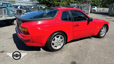 Lot 433 - 1988 PORSCHE 944 LUX