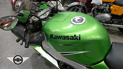 Lot 533 - 1998 KAWASAKI ZX 750-P3