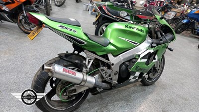 Lot 533 - 1998 KAWASAKI ZX 750-P3