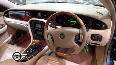 Lot 662 - 2003 JAGUAR XJ6 V6 SE AUTO