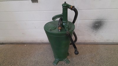 Lot 200 - GEAR OIL DISPENSER