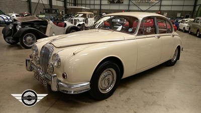 Lot 613 - 1964 DAIMLER V8 AUTO