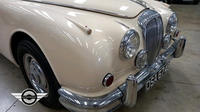 Lot 613 - 1964 DAIMLER V8 AUTO