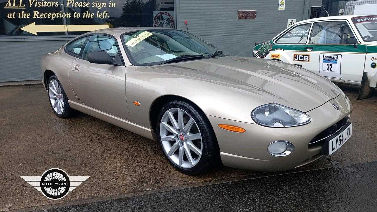 Lot 293 - 2004 JAGUAR XK8 COUPE AUTO