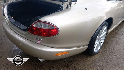 Lot 293 - 2004 JAGUAR XK8 COUPE AUTO