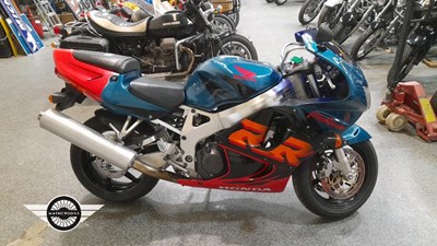 Lot 303 - 2000 HONDA FIREBLADE