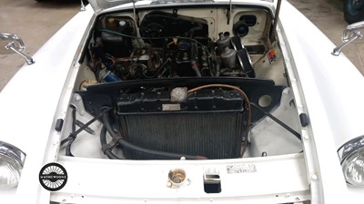 Lot 794 - 1972 MG B