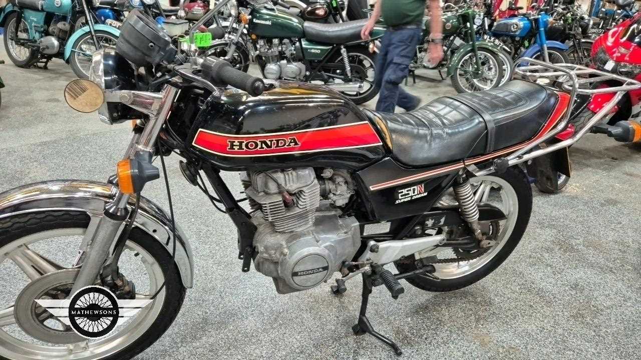 Lot 668 - 1981 HONDA 250 SUPERDREAM