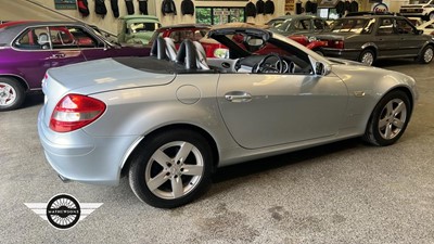 Lot 11 - 2005 MERCEDES SLK 200 KOMPRESSOR AUTO