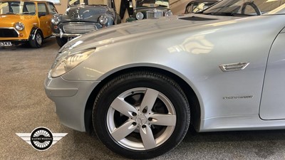 Lot 11 - 2005 MERCEDES SLK 200 KOMPRESSOR AUTO