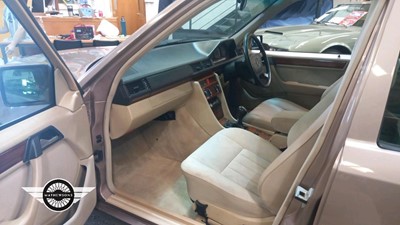 Lot 223 - 1994 MERCEDES E280 ESTATE