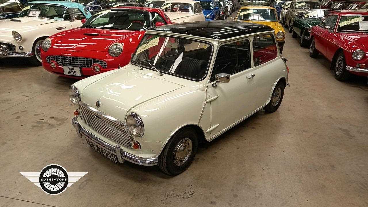 Lot 235 - 1970 AUSTIN MINI 1000