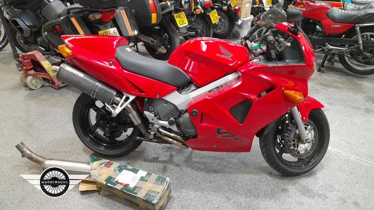 Lot 399 - 1999 HONDA VFR 800 FIX