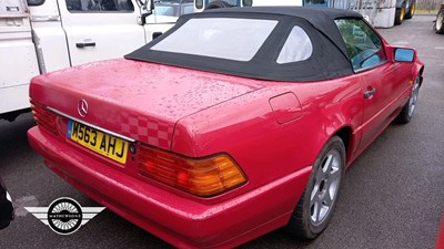 Lot 425 - 1994 MERCEDES SL280 AUTO