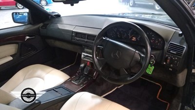 Lot 581 - 1996 MERCEDES SL 280 AUTO