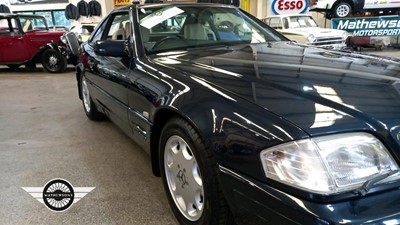 Lot 581 - 1996 MERCEDES SL 280 AUTO