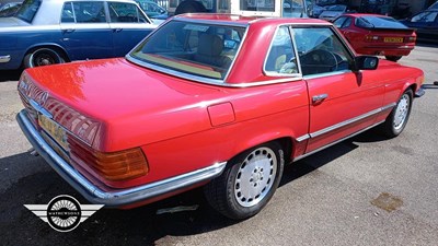 Lot 614 - 1983 MERCEDES 380 SL AUTO