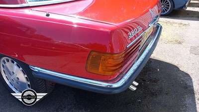 Lot 614 - 1983 MERCEDES 380 SL AUTO