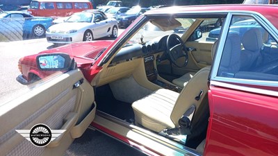 Lot 614 - 1983 MERCEDES 380 SL AUTO