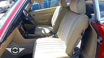 Lot 614 - 1983 MERCEDES 380 SL AUTO