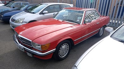 Lot 614 - 1983 MERCEDES 380 SL AUTO