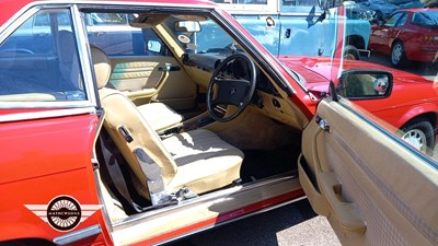 Lot 614 - 1983 MERCEDES 380 SL AUTO