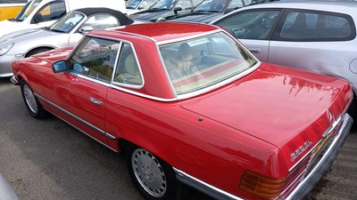 Lot 614 - 1983 MERCEDES 380 SL AUTO