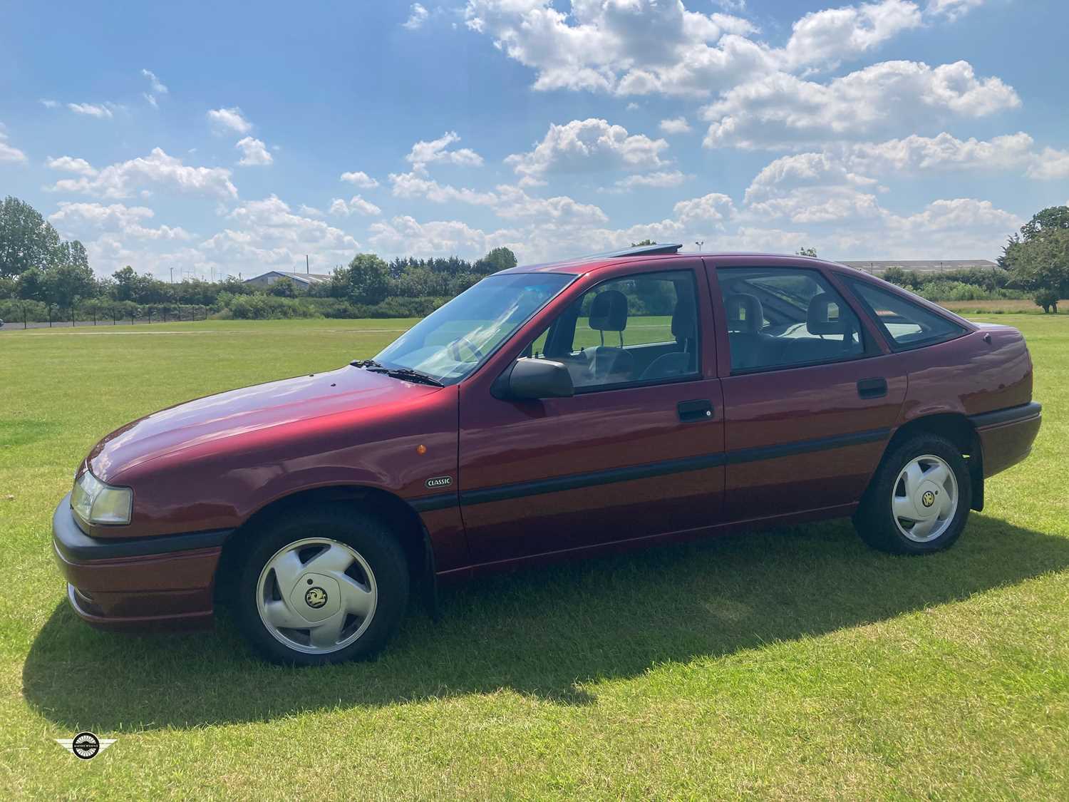 Lot 291 - 1995 VAUXHALL CAVALIER CLASSIC