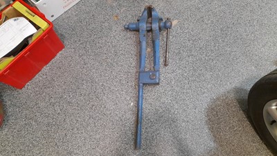 Lot 113 - BLACKSMITH LEG VICE