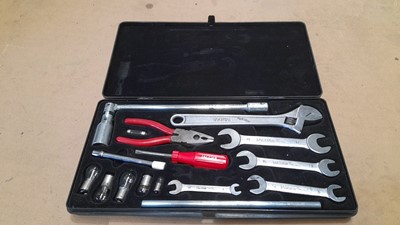 Lot 420 - JAGUAR TOOL KIT IN ORIGINAL BOX