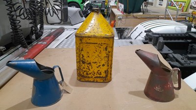 Lot 588 - 1 X SHELL 5 GALLON CAN , 1 X ESSO AND 1 X  DUCKHAMS OIL JUG