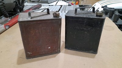 Lot 675 - 1X SHELL MEX & BP 2 GALLON PETROL CAN  1X SHELL MOTOR SPIRIT 2 GALLON PETROL CAN