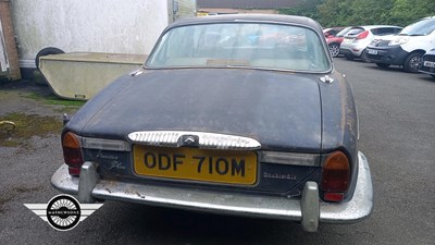 Lot 555 - 1976 DAIMLER SOVEREIGN 4.2 AUTO & 1974 DAIMLER DOUBLE SIX VDP AUTO