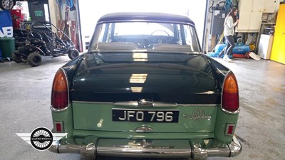 Lot 686 - 1960 MG MAGNETTE MK III