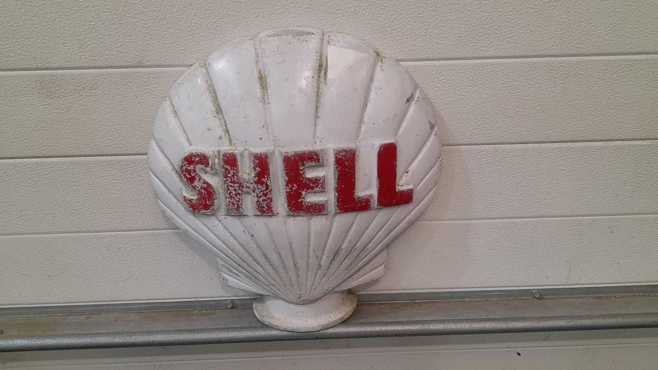 Lot 621 - SHELL DISPLAY SIGN