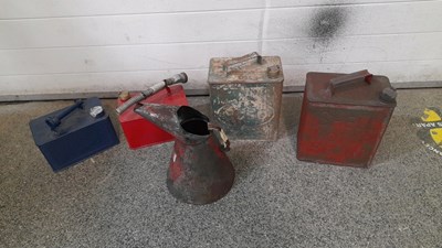 Lot 641 - SELECTION OF PETROL CANS & OIL JUG