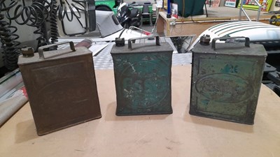 Lot 633 - 3X ESSO 2 GALLON PETROL CANS