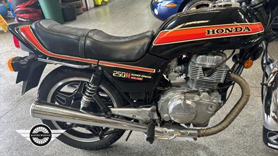 Lot 4 - 1981 HONDA CB250NB