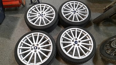 Lot 147 - SET OF 4 GENUINE FORD FOCUS RS ALLOY WHEELS 225/35 ZR19 88Y GOOD TYRES FITTED