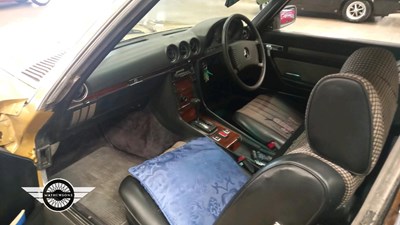 Lot 130 - 1978 MERCEDES 350 SL AUTO