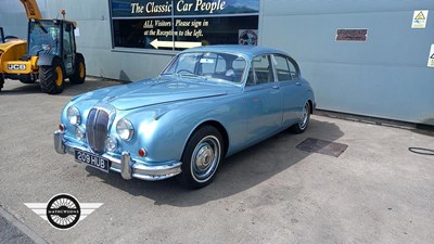 Lot 758 - 1964 DAIMLER V8 250