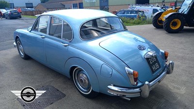 Lot 758 - 1964 DAIMLER V8 250