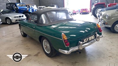 Lot 15 - 1966 MG B